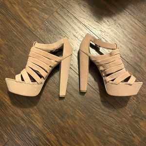 Steve Madden Nude Suede Platform Sandals Size 8 - worn once!